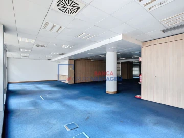 Escritório para Arrendamento em Estrela