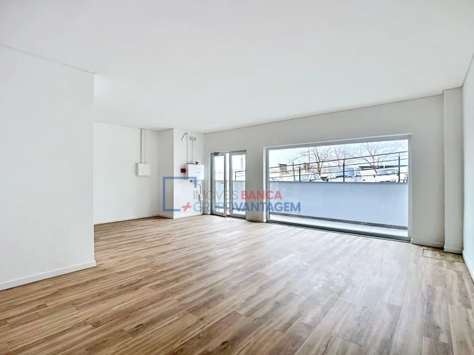 Loja para Venda em Santo Antão e São Julião do Tojal Foto 7