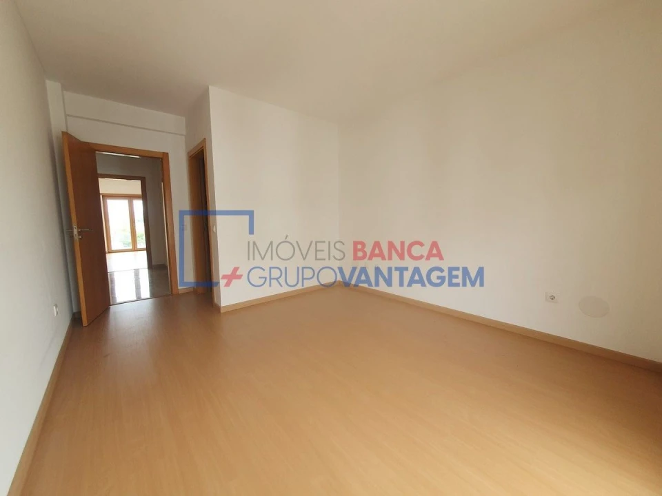 Apartamento T4 para Venda em Pinhal Novo Foto 15