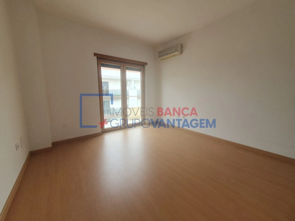 Apartamento T4 para Venda em Pinhal Novo Foto 23