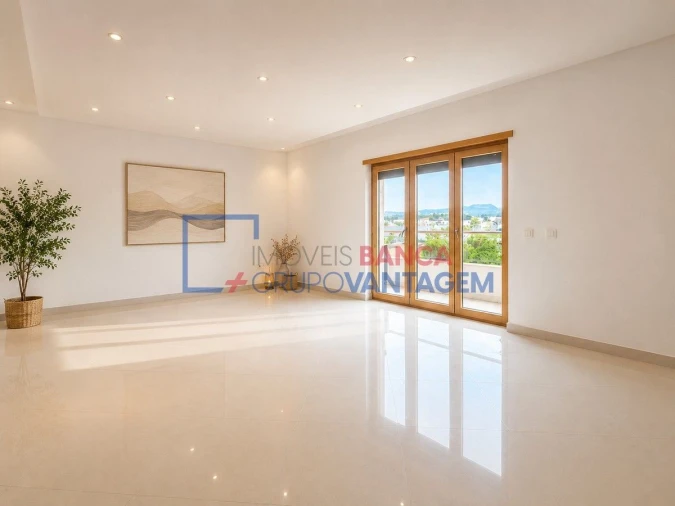 Apartamento T4 para Venda em Pinhal Novo Foto 3