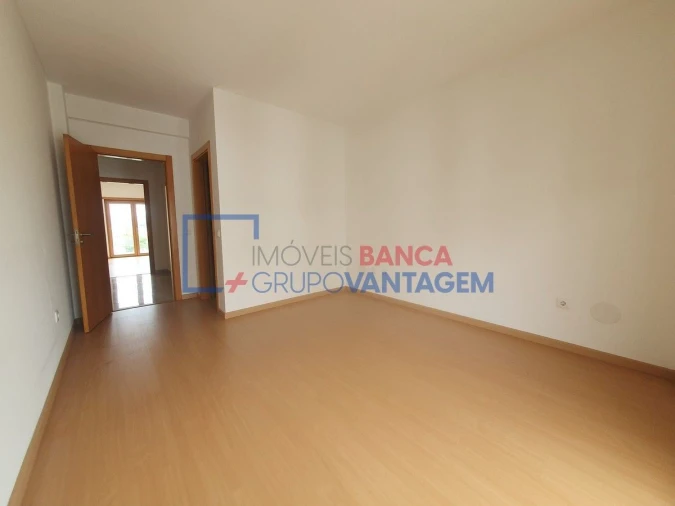 Apartamento T4 para Venda em Pinhal Novo Foto 15
