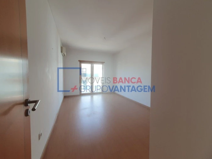 Apartamento T4 para Venda em Pinhal Novo Foto 26