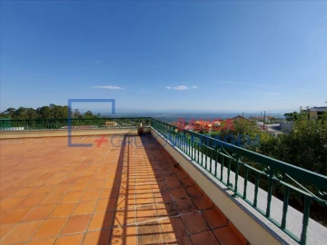 Moradia T3 para Venda em Santiago de Besteiros