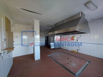 Moradia T3 para Venda em Santiago de Besteiros