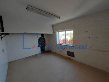 Moradia T3 para Venda em Santiago de Besteiros