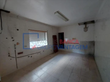 Moradia T3 para Venda em Santiago de Besteiros