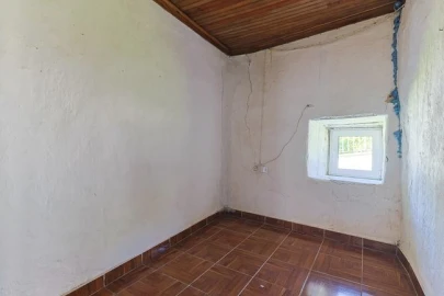 Moradia T2 para Venda em Pousaflores