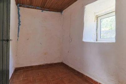 Moradia T2 para Venda em Pousaflores