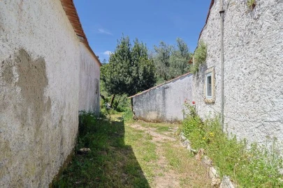 Moradia T2 para Venda em Pousaflores