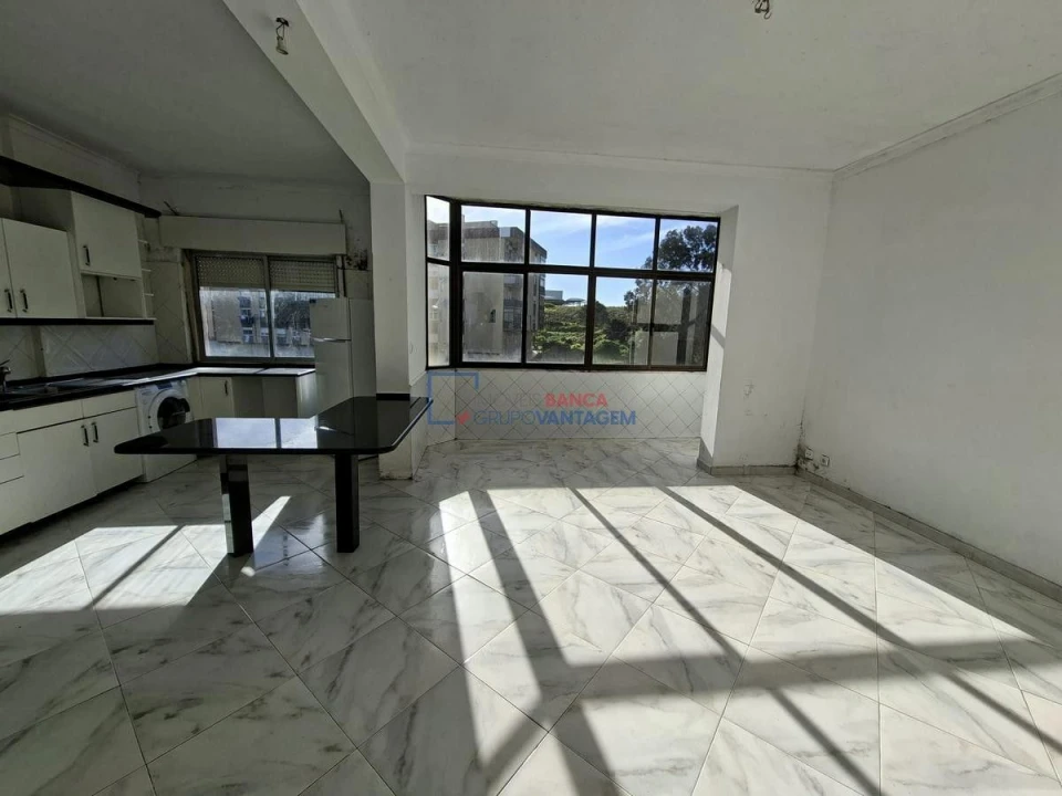 Apartamento T3 para Venda em Rio de Mouro Foto 1