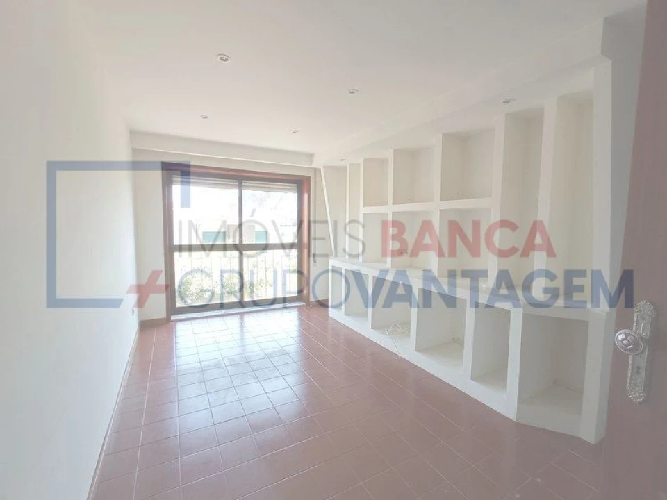 Apartamento T2 para Venda em Rio Tinto Foto 2