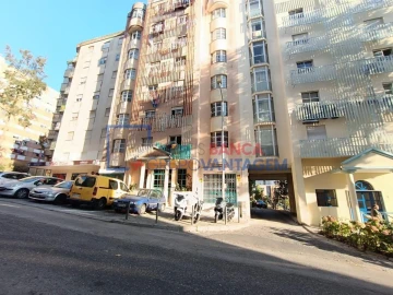 Negócio para Venda em Algueirão-Mem Martins