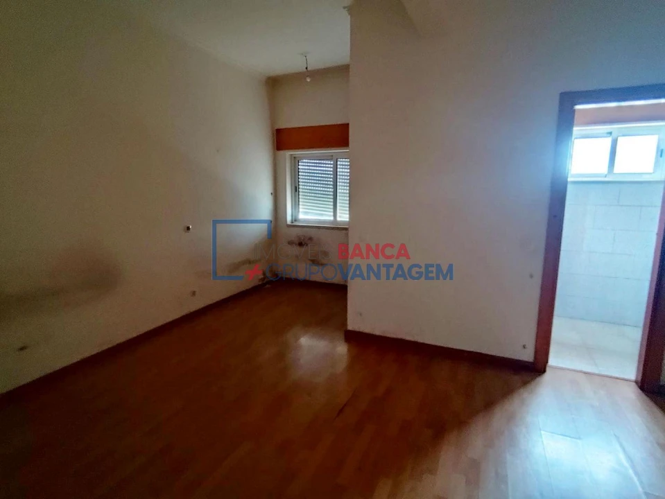 Apartamento T4 para Venda em Azambuja Foto 13