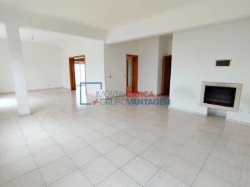 Apartamento T4 para Venda em Azambuja