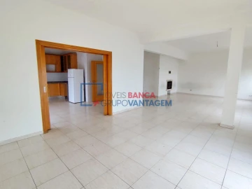 Apartamento T4 para Venda em Azambuja