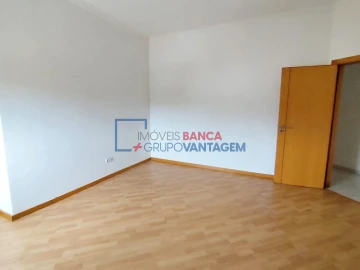 Apartamento T4 para Venda em Azambuja