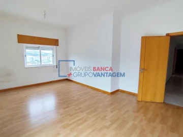 Apartamento T4 para Venda em Azambuja