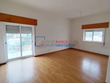 Apartamento T4 para Venda em Azambuja