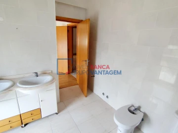 Apartamento T4 para Venda em Azambuja