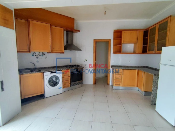 Apartamento T4 para Venda em Azambuja Foto 8