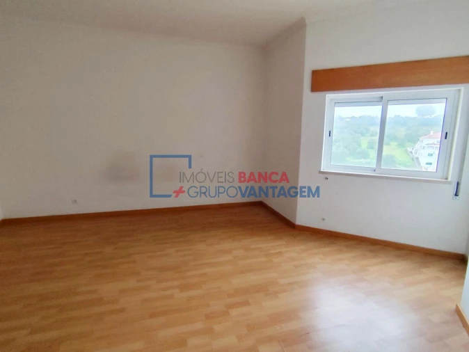 Apartamento T4 para Venda em Azambuja Foto 15