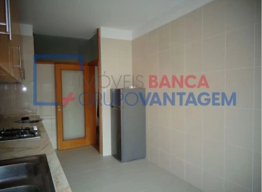 Apartamento T3 para Venda em Fonte Arcada e Oliveira