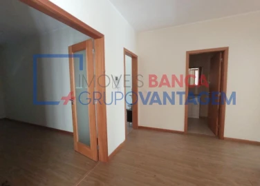 Apartamento T3 para Venda em Fonte Arcada e Oliveira