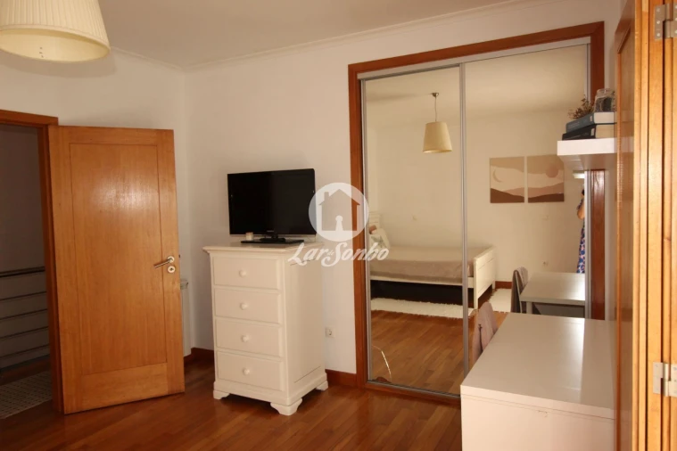 Moradia T4 para Venda em Fafe Foto 8