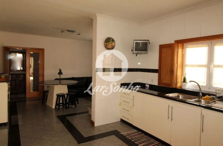 Moradia T4 para Venda em Fafe Foto 2