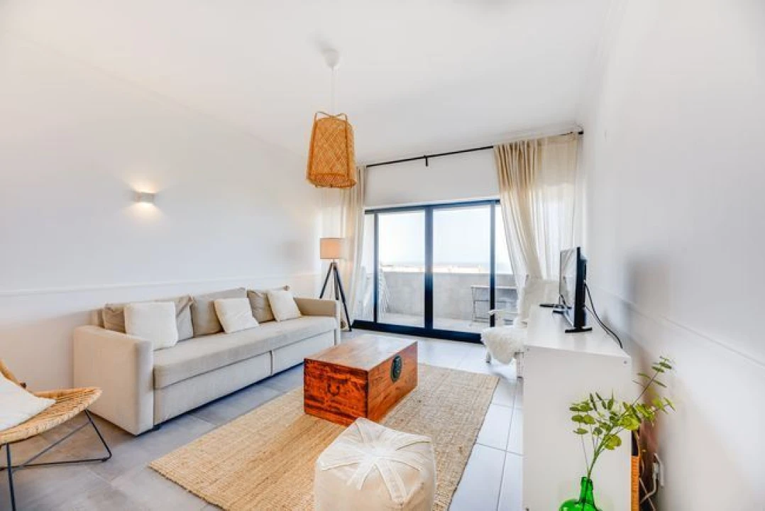 Apartamento T2 para Arrendamento em Colares Foto 6