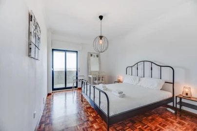 Apartamento T2 para Arrendamento em Colares