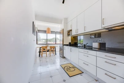 Apartamento T2 para Arrendamento em Colares