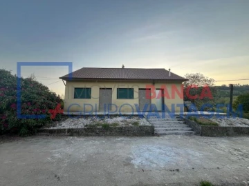 Moradia T3 para Venda em Serzedo e Calvos