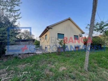 Moradia T3 para Venda em Serzedo e Calvos