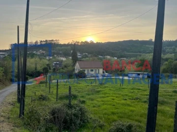 Moradia T3 para Venda em Serzedo e Calvos