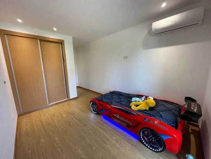 Apartamento T4 para Arrendamento em Moreira Foto 5
