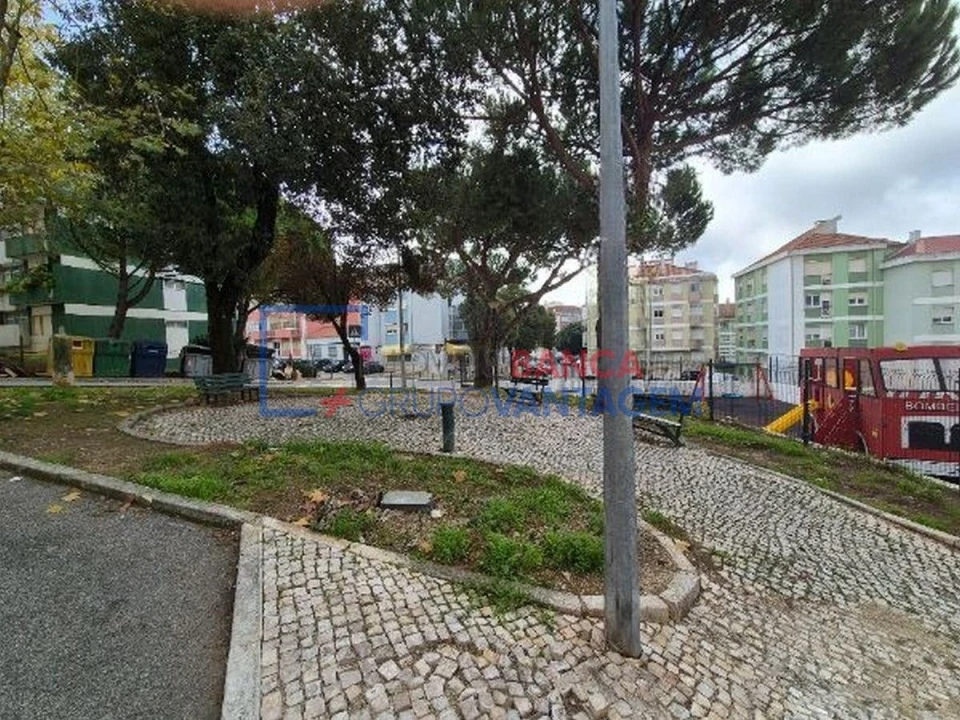 Apartamento T2 para Venda em Agualva e Mira-Sintra Foto 5