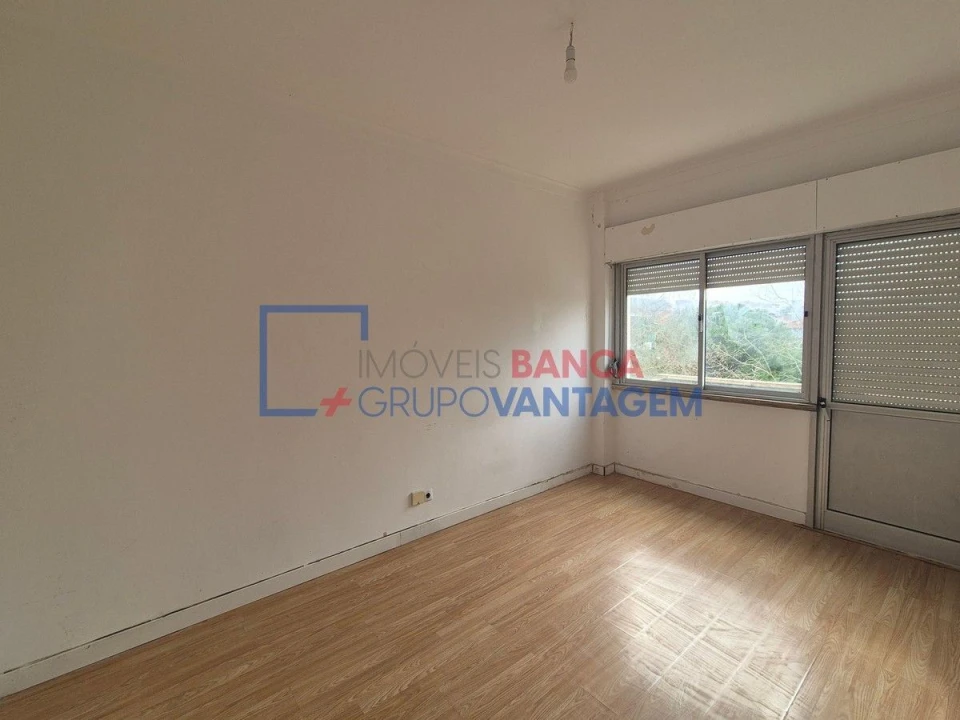 Apartamento T2 para Venda em Agualva e Mira-Sintra Foto 7