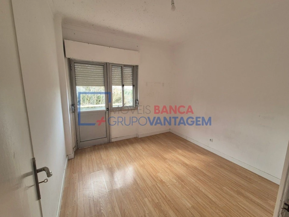 Apartamento T2 para Venda em Agualva e Mira-Sintra Foto 6