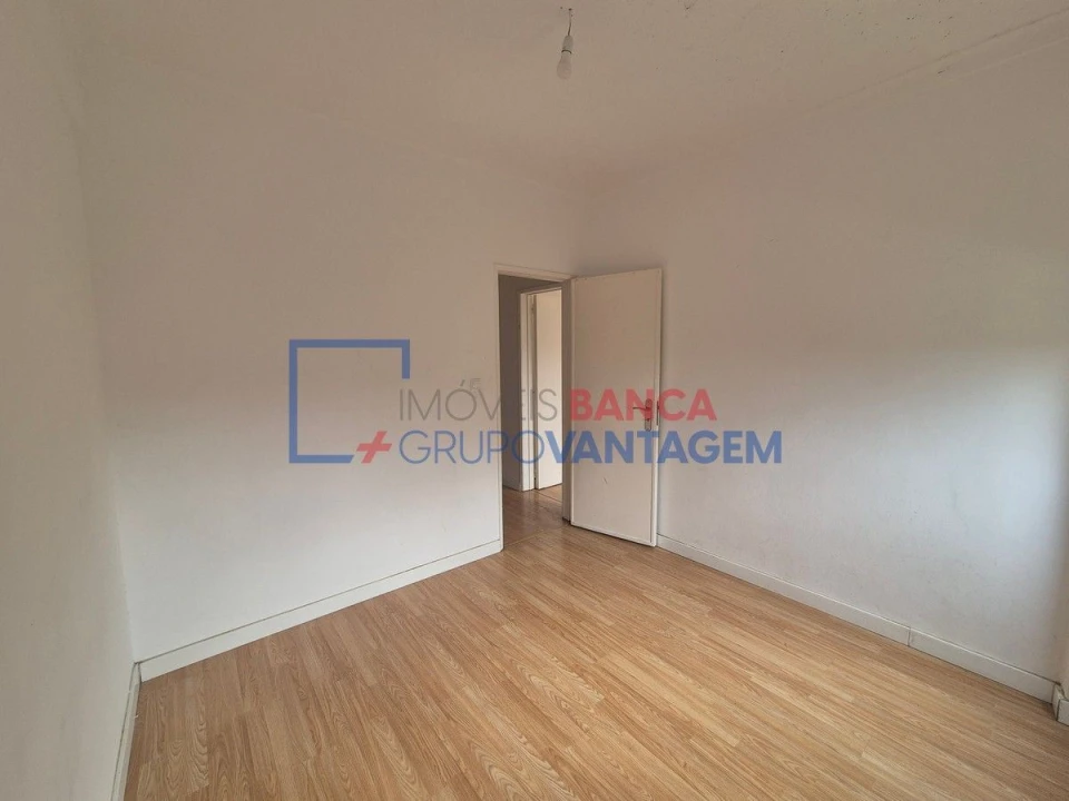 Apartamento T2 para Venda em Agualva e Mira-Sintra Foto 10