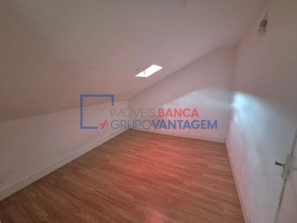 Apartamento T2 para Venda em Agualva e Mira-Sintra Foto 12