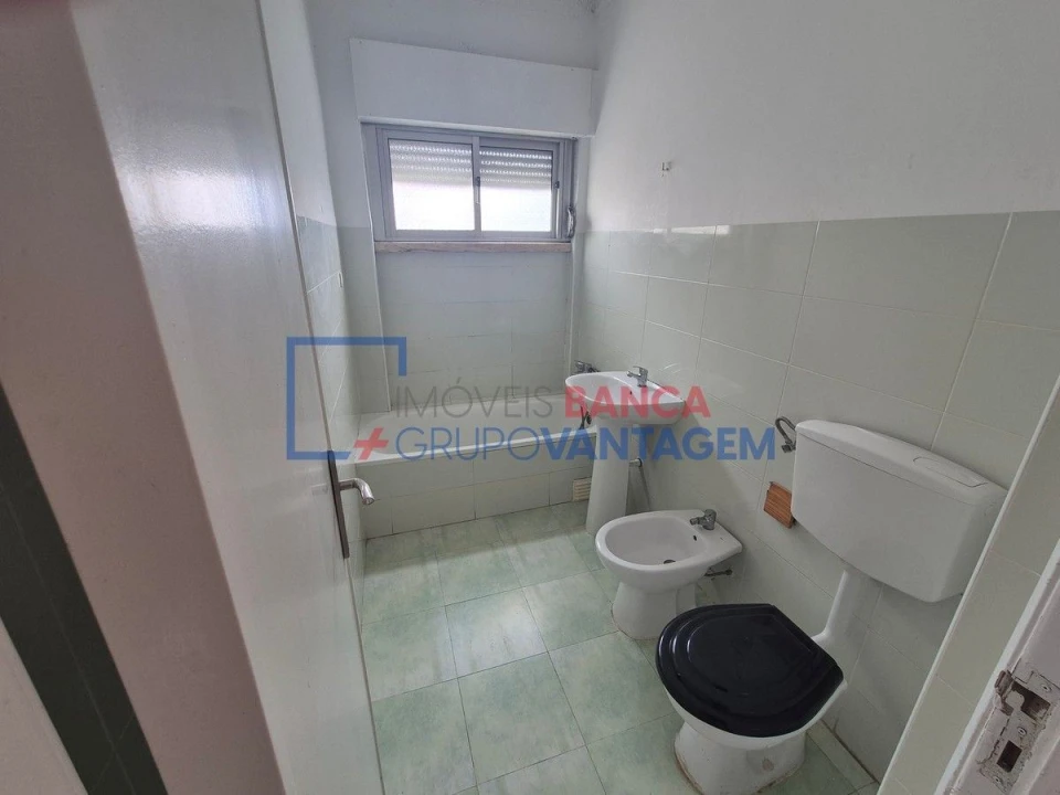 Apartamento T2 para Venda em Agualva e Mira-Sintra Foto 18