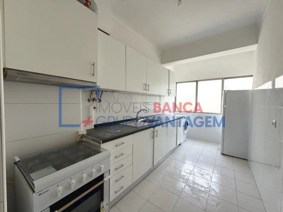 Apartamento T2 para Venda em Agualva e Mira-Sintra Foto 1