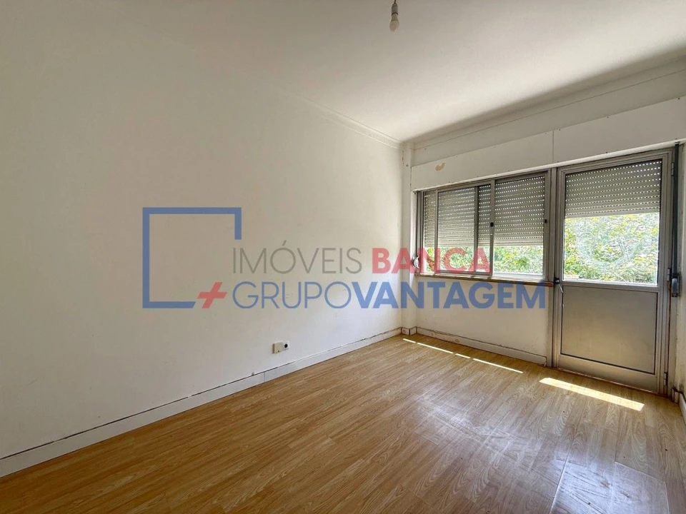 Apartamento T2 para Venda em Agualva e Mira-Sintra Foto 6