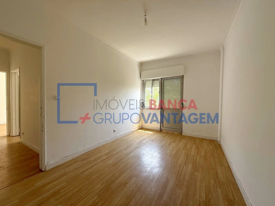 Apartamento T2 para Venda em Agualva e Mira-Sintra Foto 9