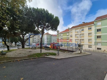 Apartamento T2 para Venda em Agualva e Mira-Sintra