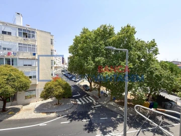 Apartamento T2 para Venda em Agualva e Mira-Sintra