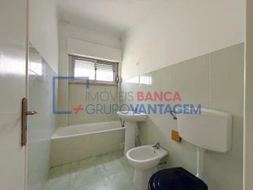 Apartamento T2 para Venda em Agualva e Mira-Sintra