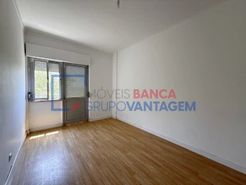 Apartamento T2 para Venda em Agualva e Mira-Sintra
